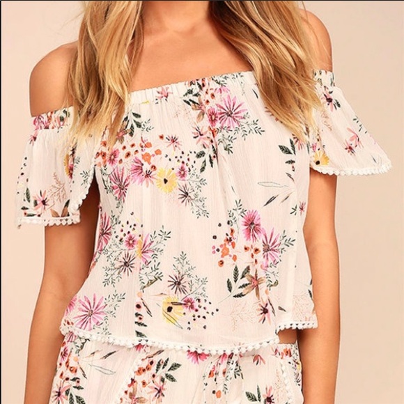 Lulus Tops - Lulus’s Floral Top